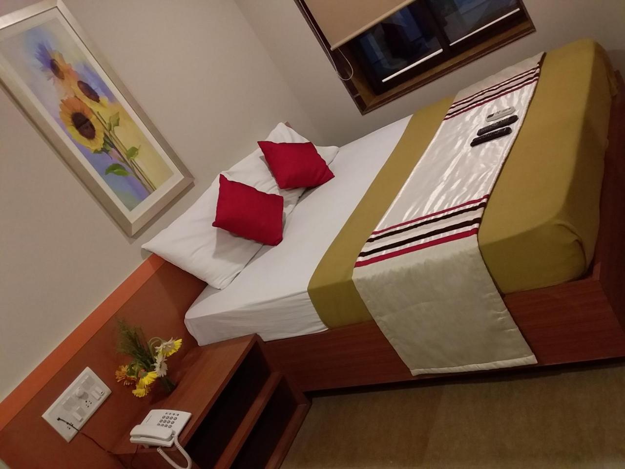 Sai Palace Express Shirdi Exterior photo